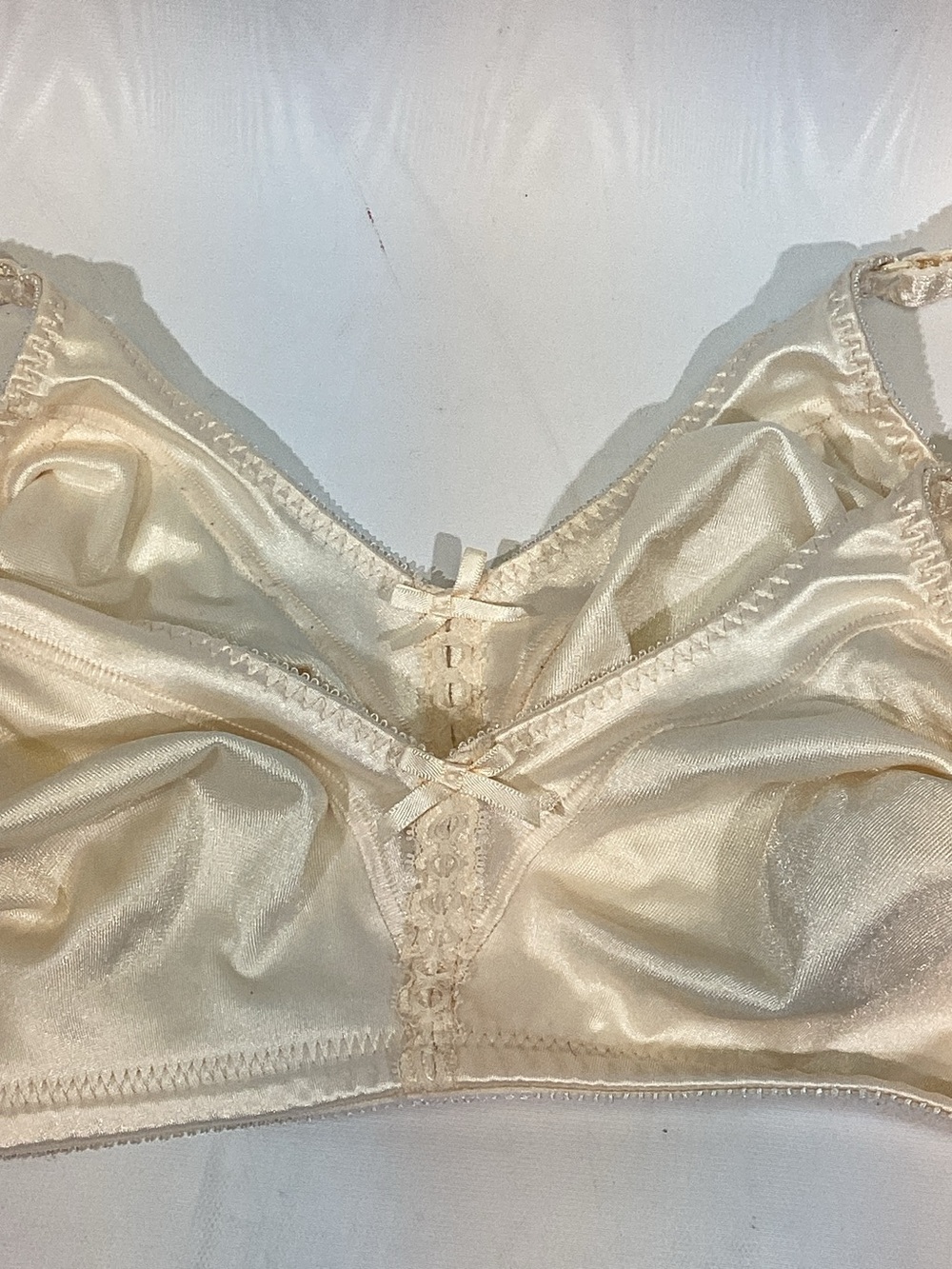 2 Vtg Bali 3820 Flexible Support Full Coverage Bras Satin 36C Ivory Wirefree